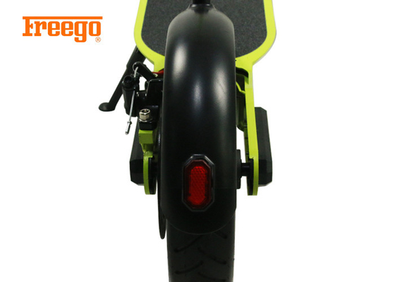 &quot;trotinette&quot; motorizado moderno do impulso, &quot;trotinette&quot;s de motor de dobramento compactos para adultos
